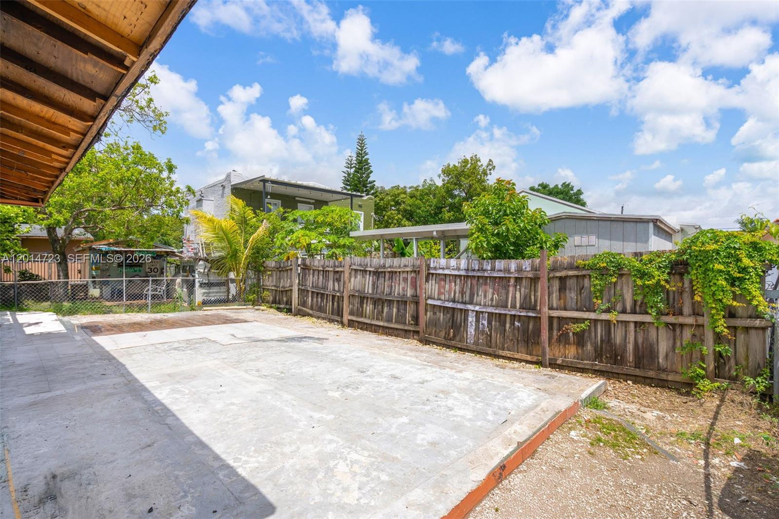 2385 NW 32nd St, Miami FL 33142