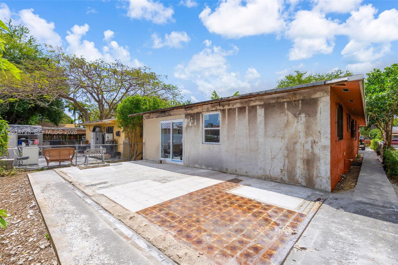 2385 NW 32nd St, Miami FL 33142