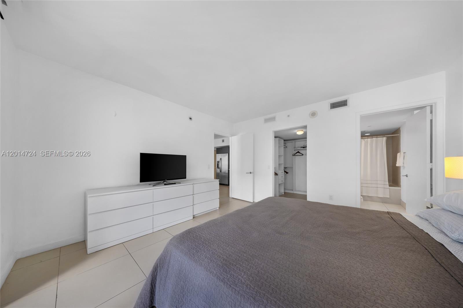 31 SE 6th St #907, Miami FL 33131
