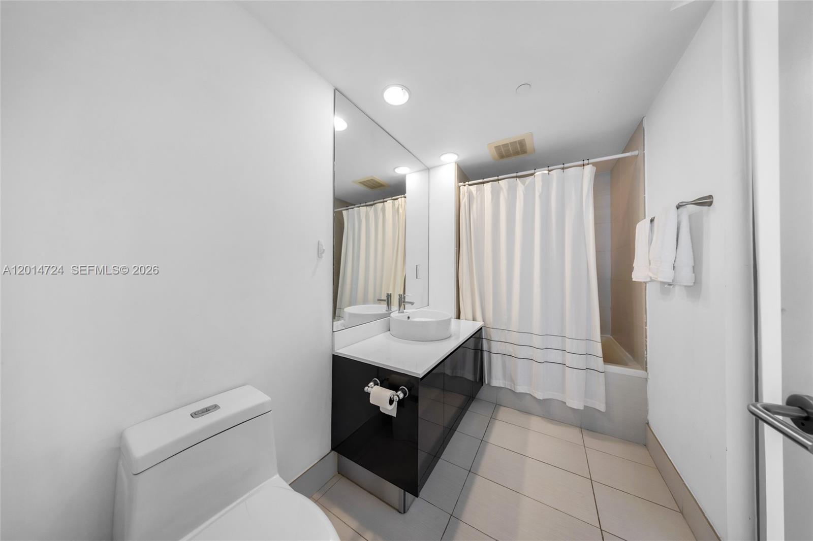 31 SE 6th St #907, Miami FL 33131