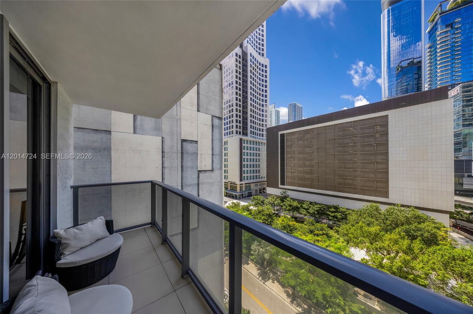 31 SE 6th St #907, Miami FL 33131