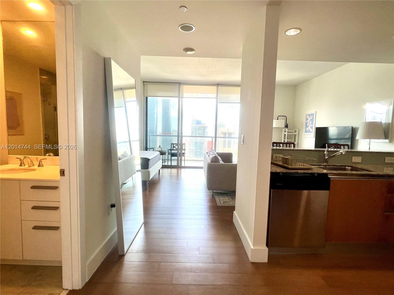 1060 Brickell Ave #3709, Miami FL 33131
