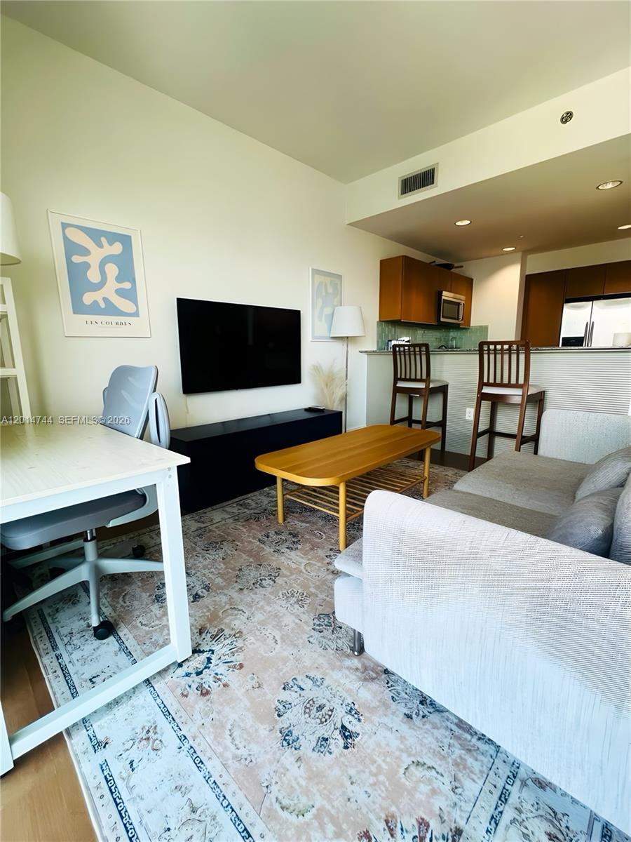 1060 Brickell Ave #3709, Miami FL 33131