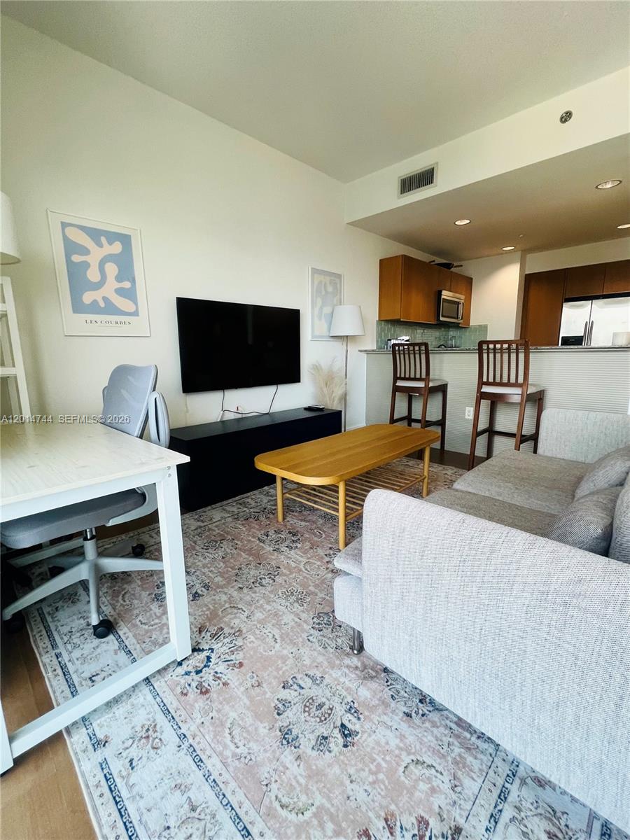 1060 Brickell Ave #3709, Miami FL 33131