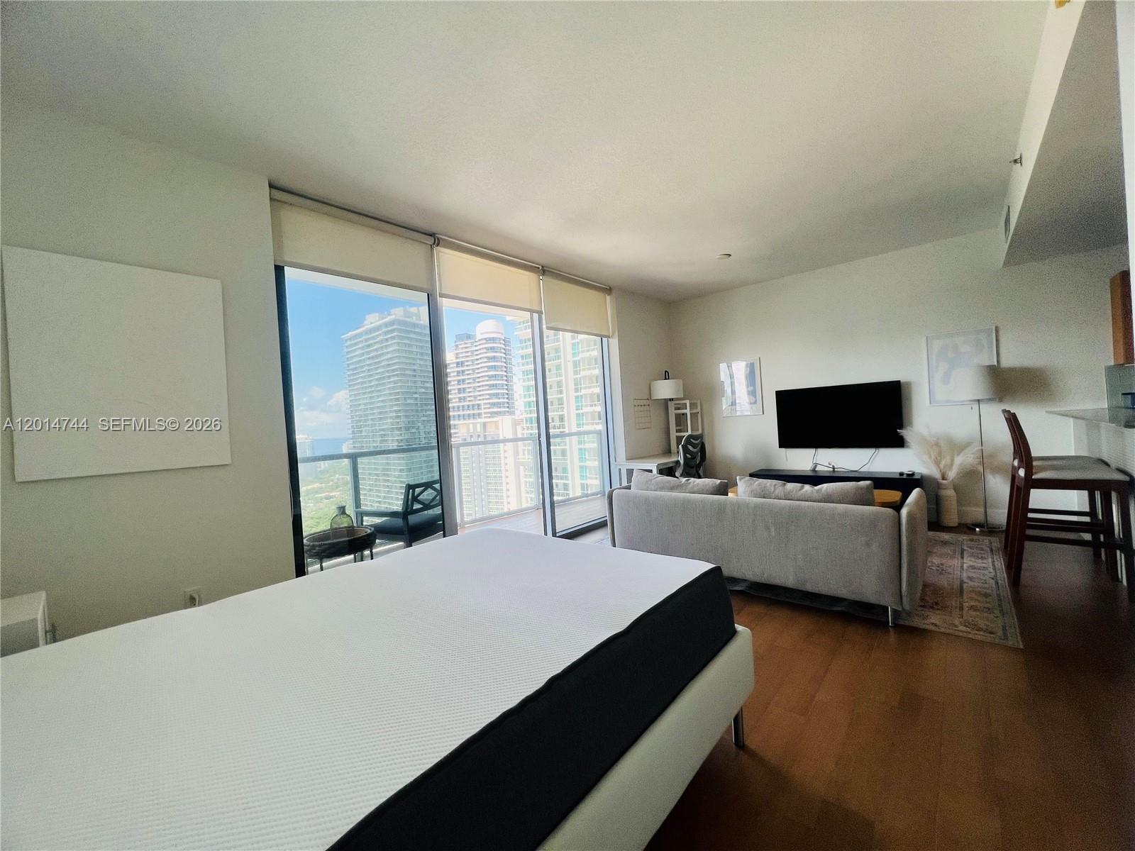 1060 Brickell Ave #3709, Miami FL 33131