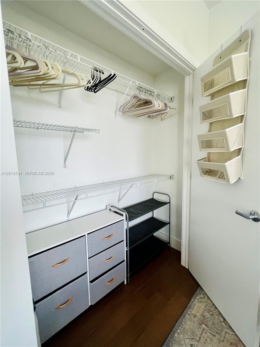 1060 Brickell Ave #3709, Miami FL 33131