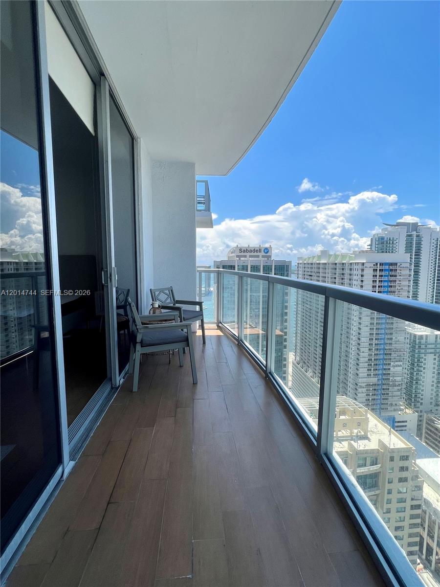 1060 Brickell Ave #3709, Miami FL 33131