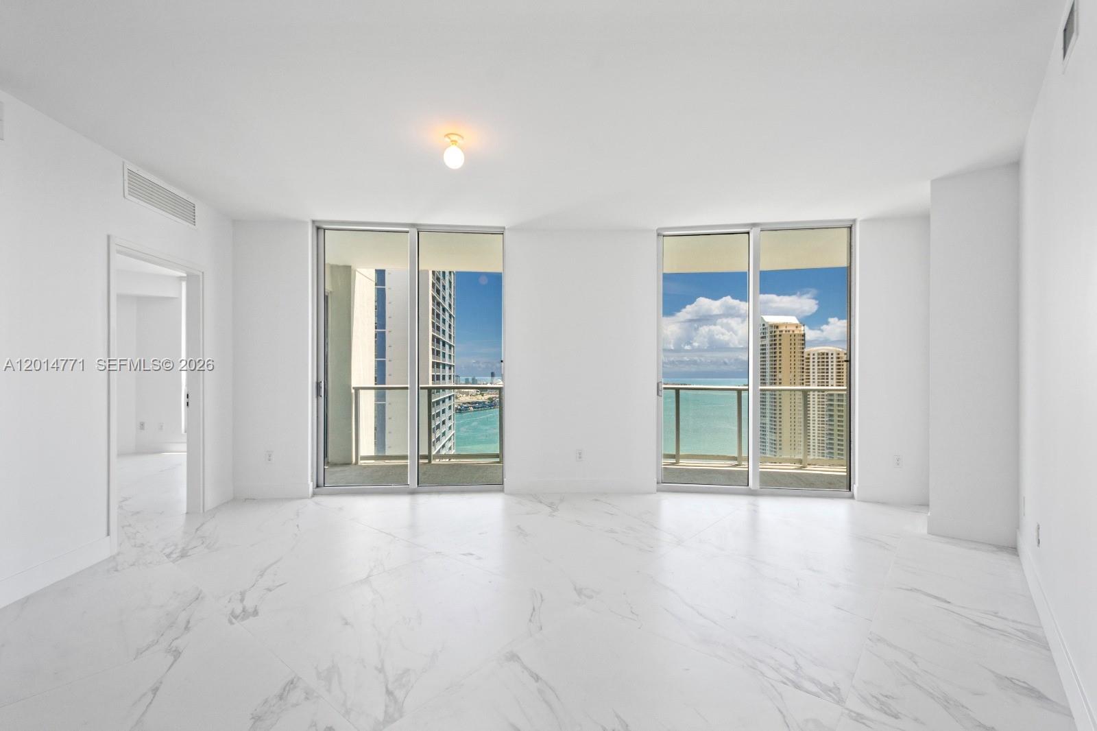 300 S Biscayne Blvd #T-3010, Miami FL 33131