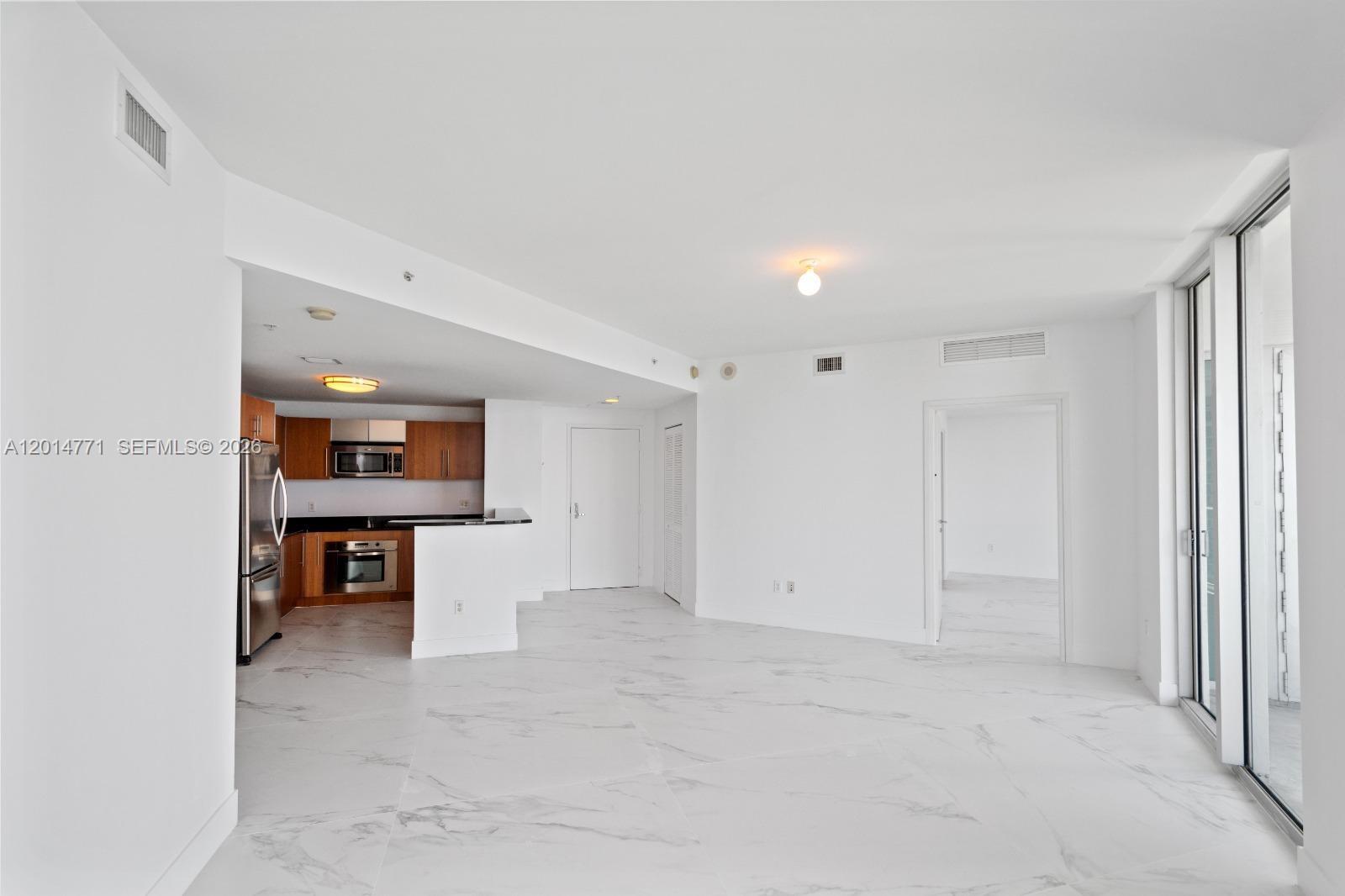 300 S Biscayne Blvd #T-3010, Miami FL 33131