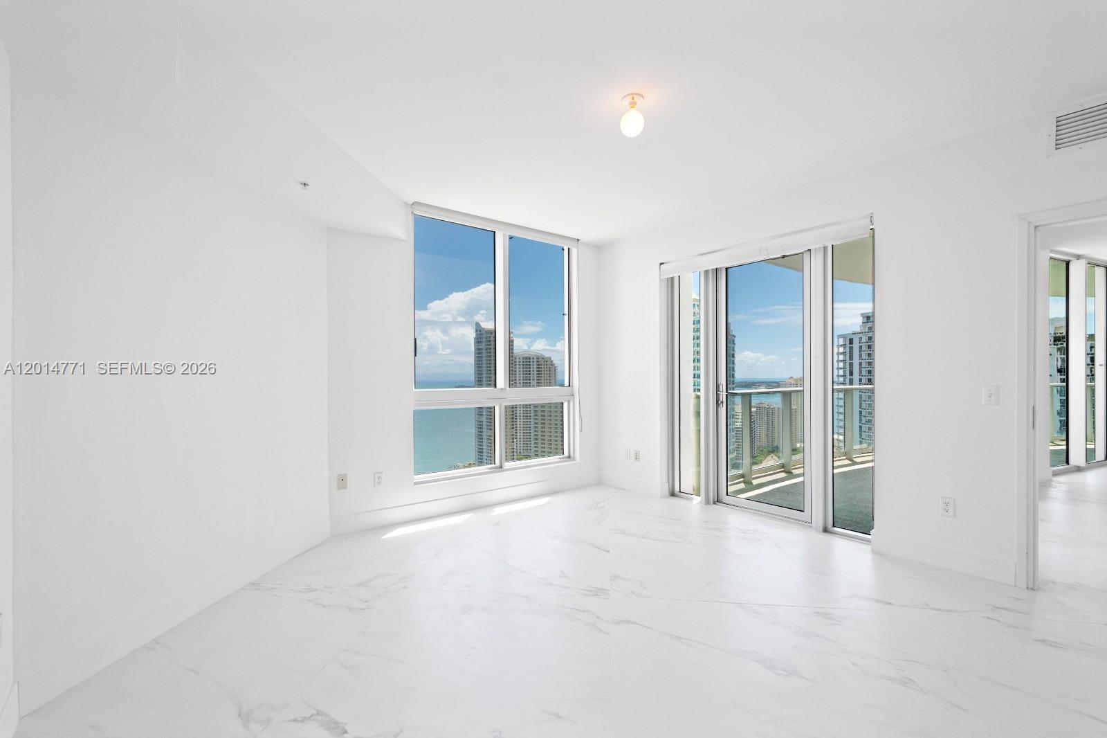 300 S Biscayne Blvd #T-3010, Miami FL 33131