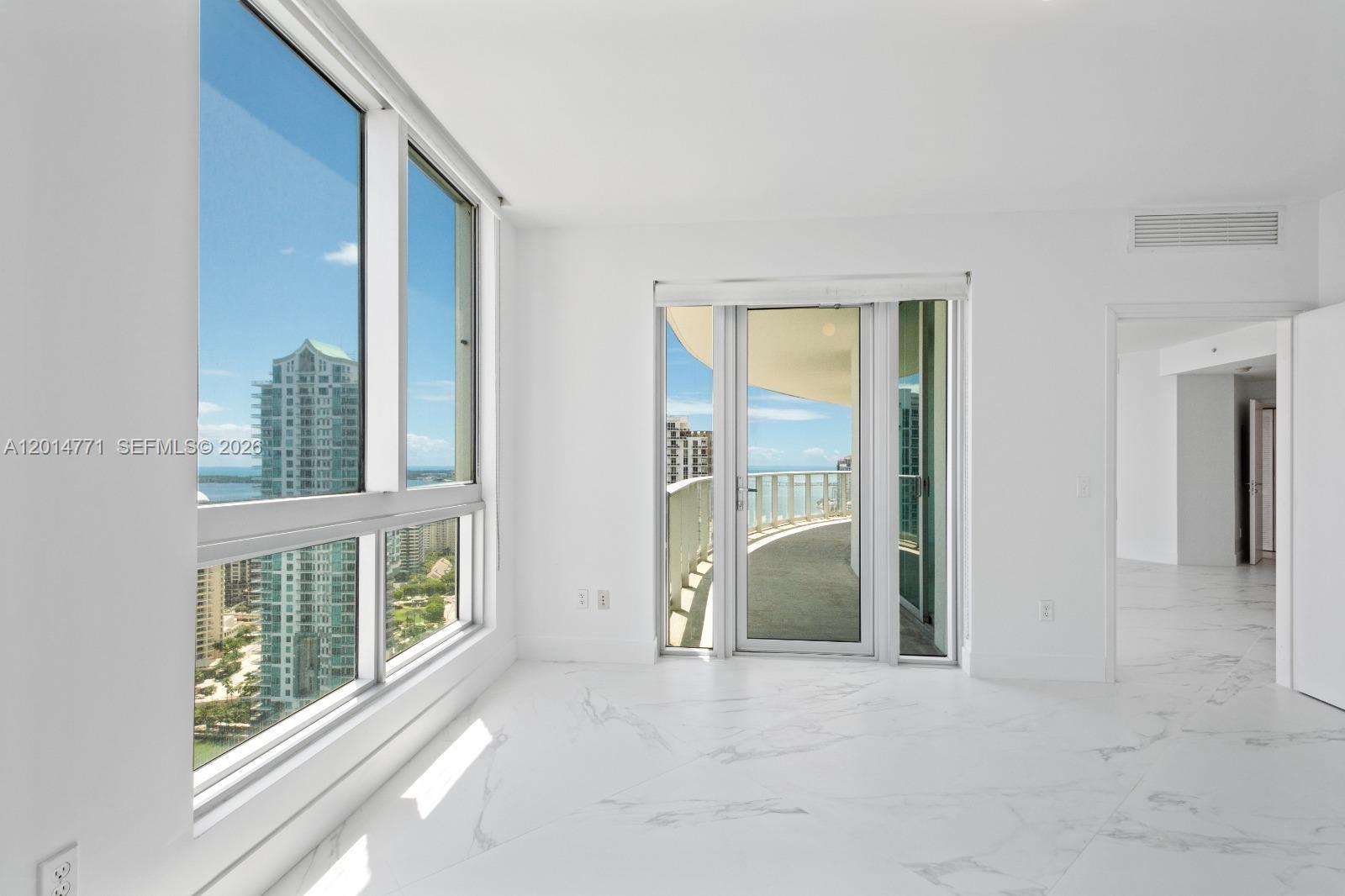 300 S Biscayne Blvd #T-3010, Miami FL 33131