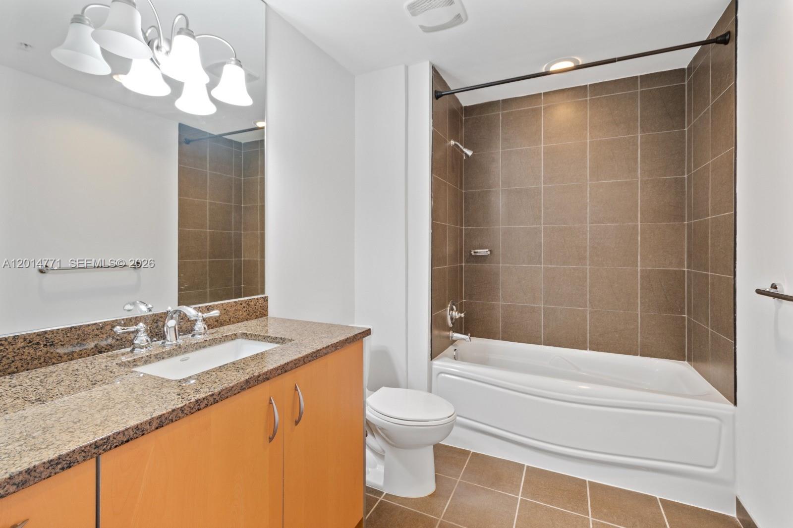 300 S Biscayne Blvd #T-3010, Miami FL 33131