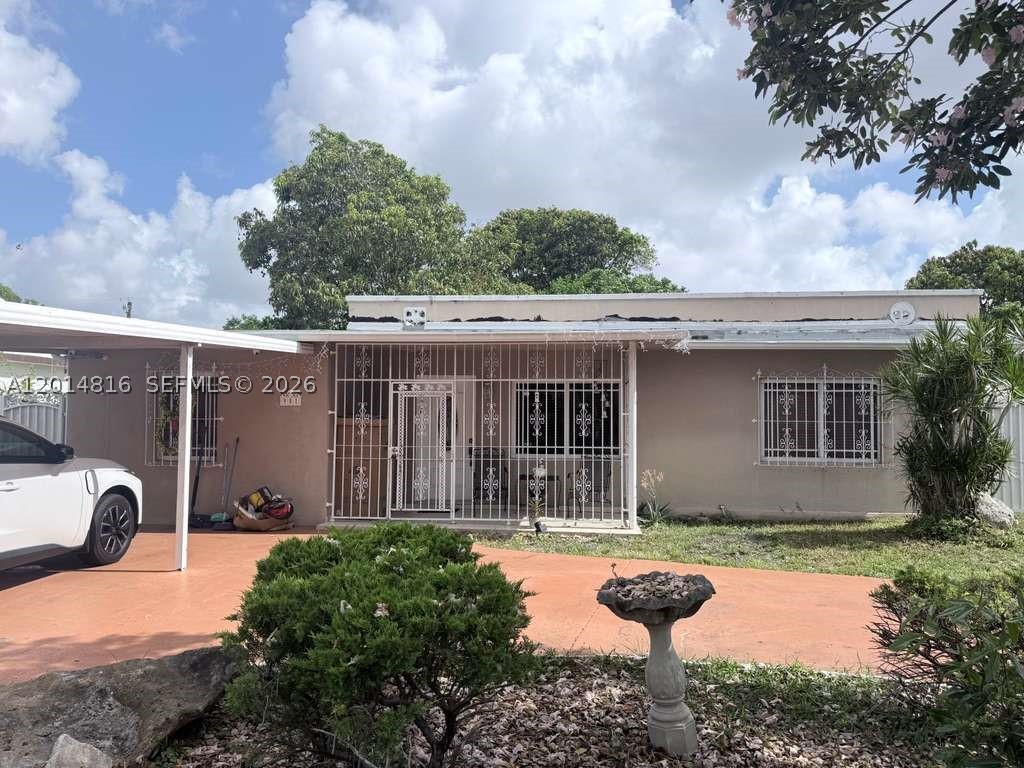 951 E 18th St, Hialeah FL 33013
