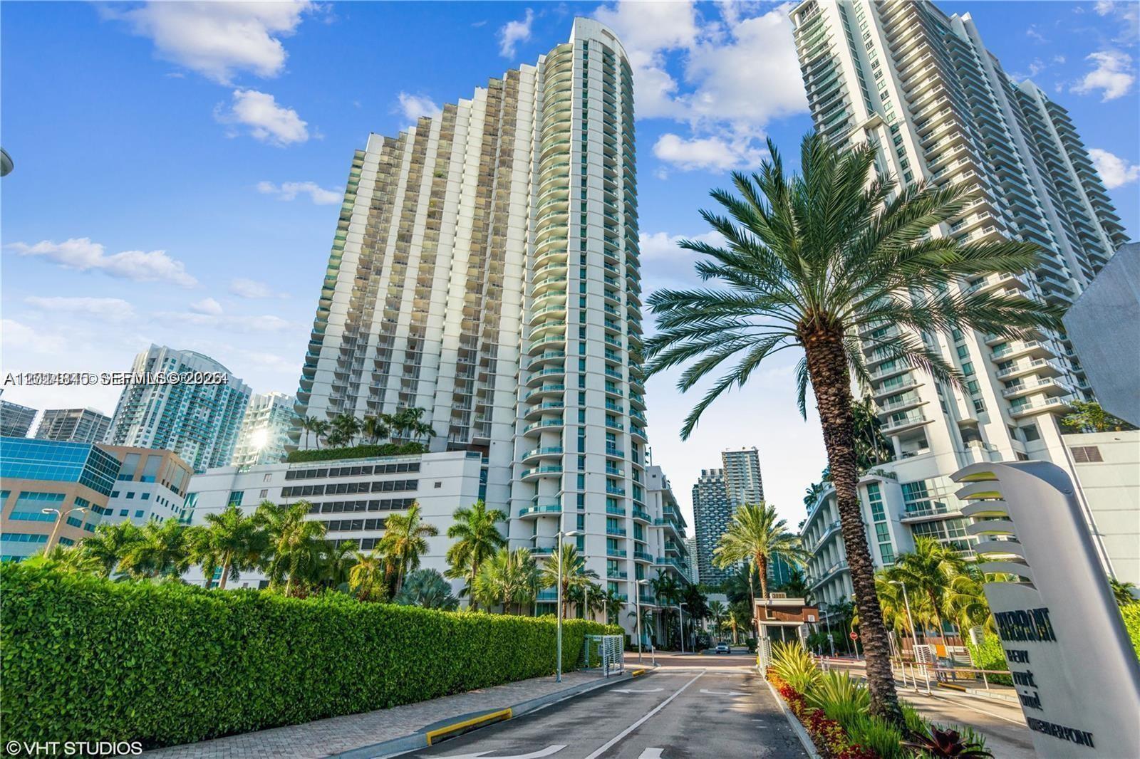 92 SW 3rd St #1904, Miami FL 33130