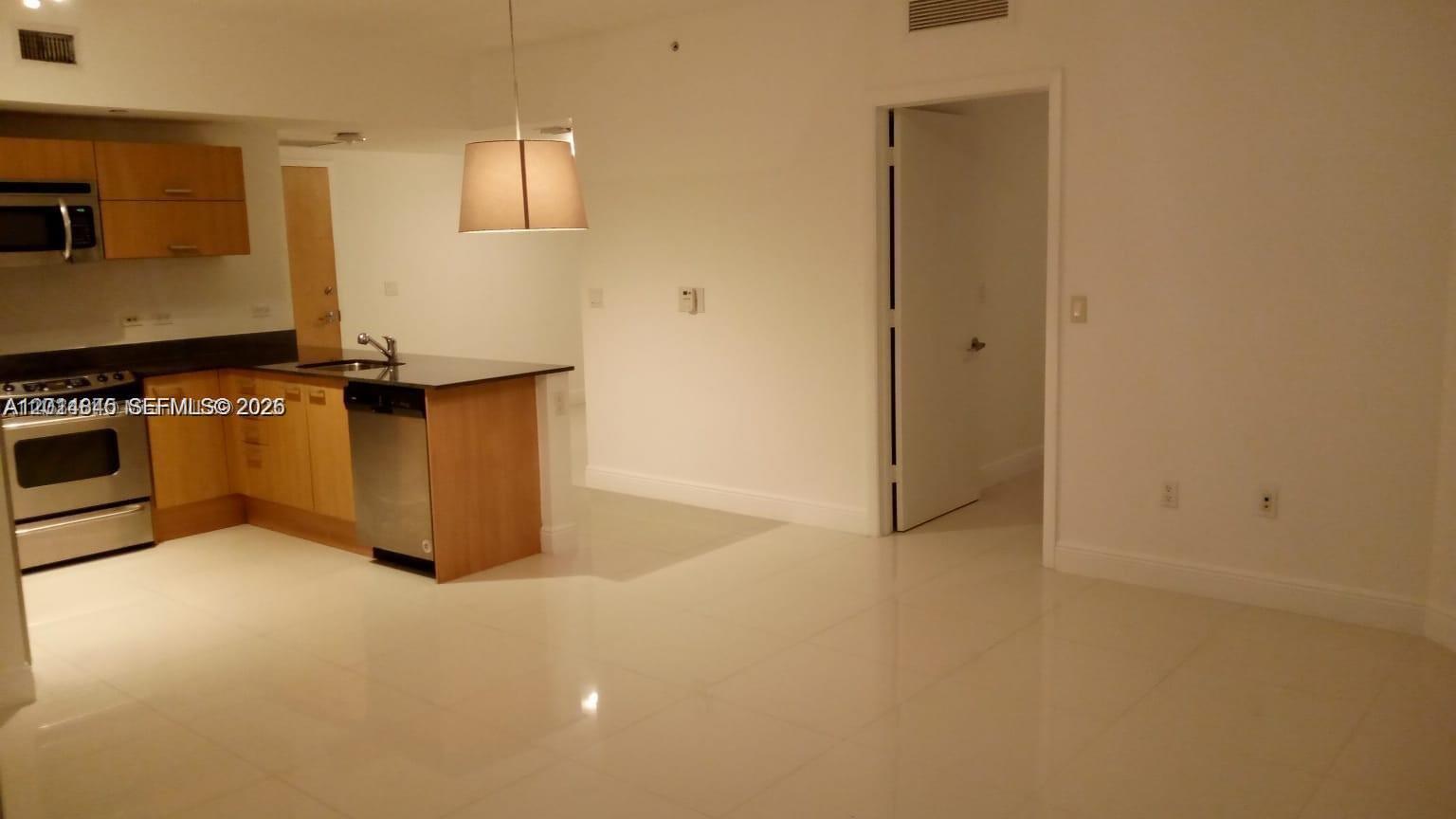 92 SW 3rd St #1904, Miami FL 33130