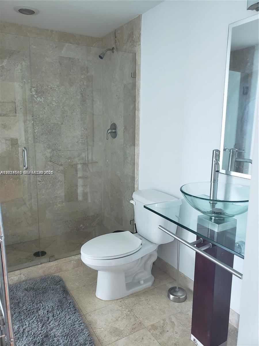 92 SW 3rd St #1904, Miami FL 33130