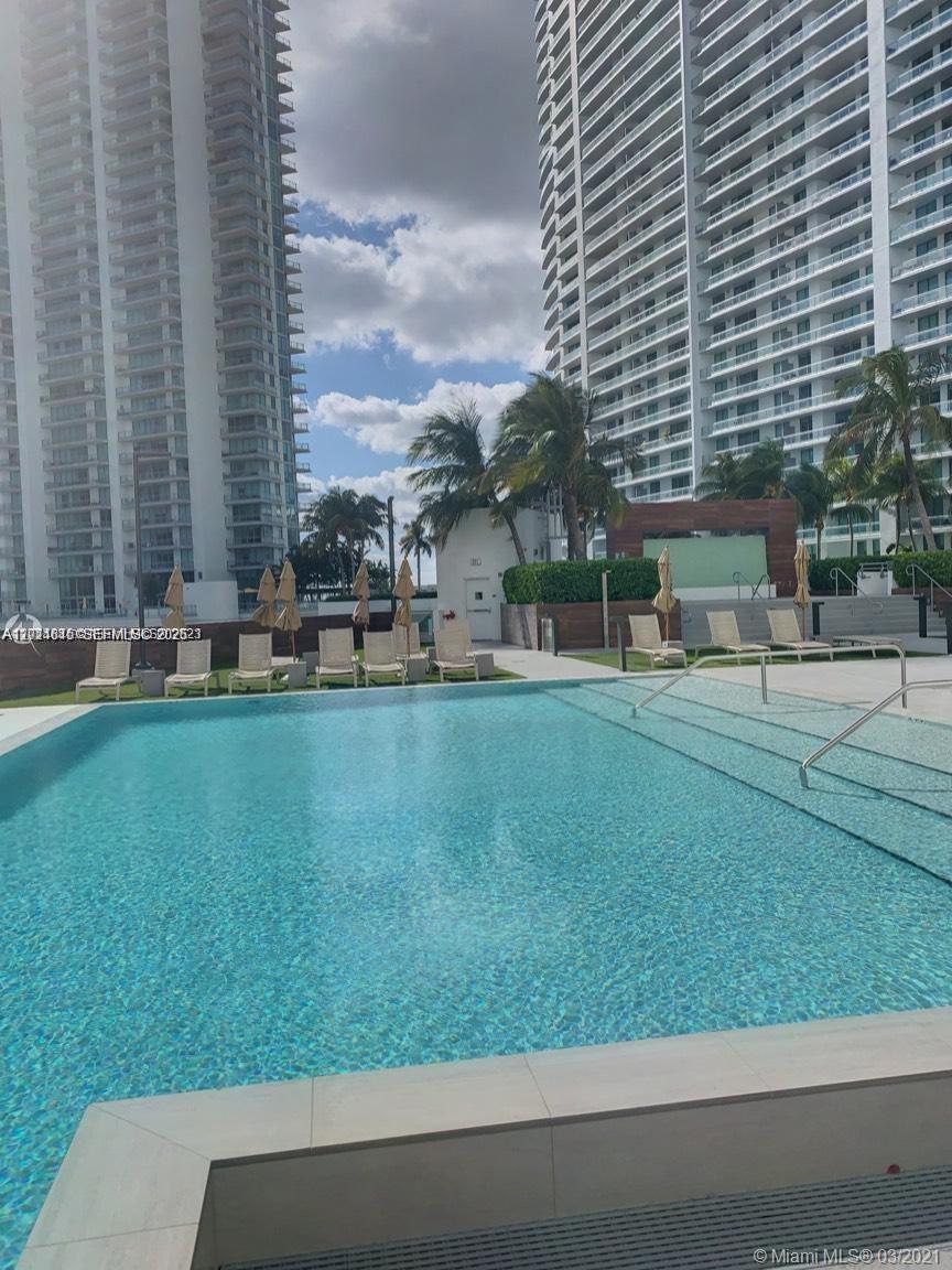 92 SW 3rd St #1904, Miami FL 33130