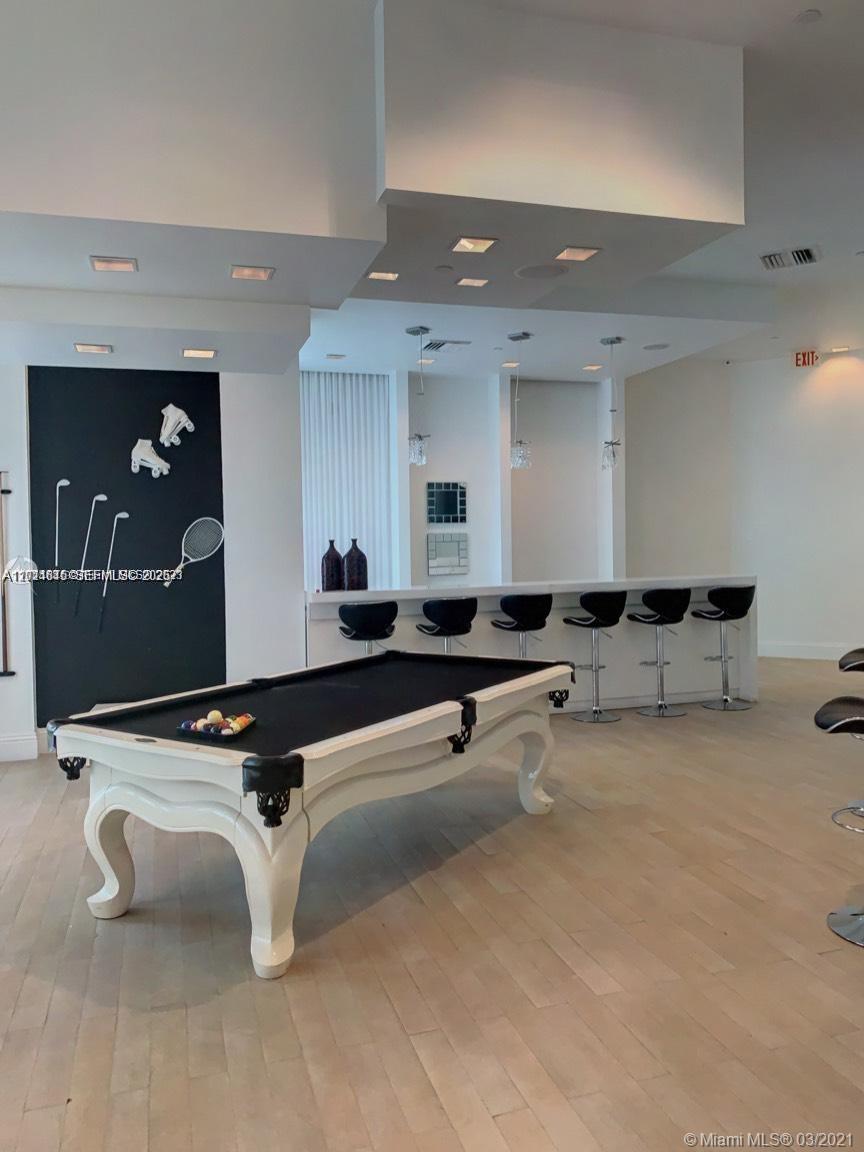 92 SW 3rd St #1904, Miami FL 33130