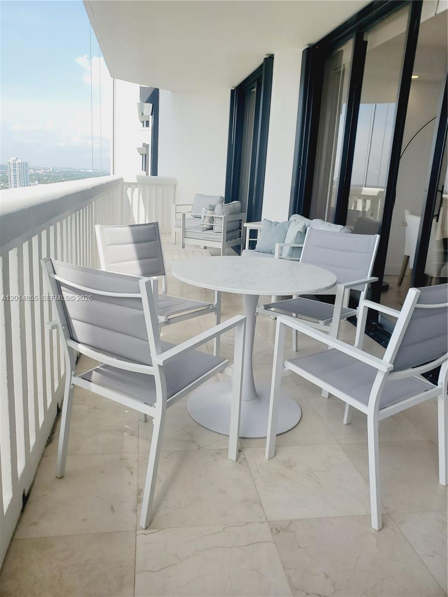 2000 Island Blvd #2703, Aventura FL 33160