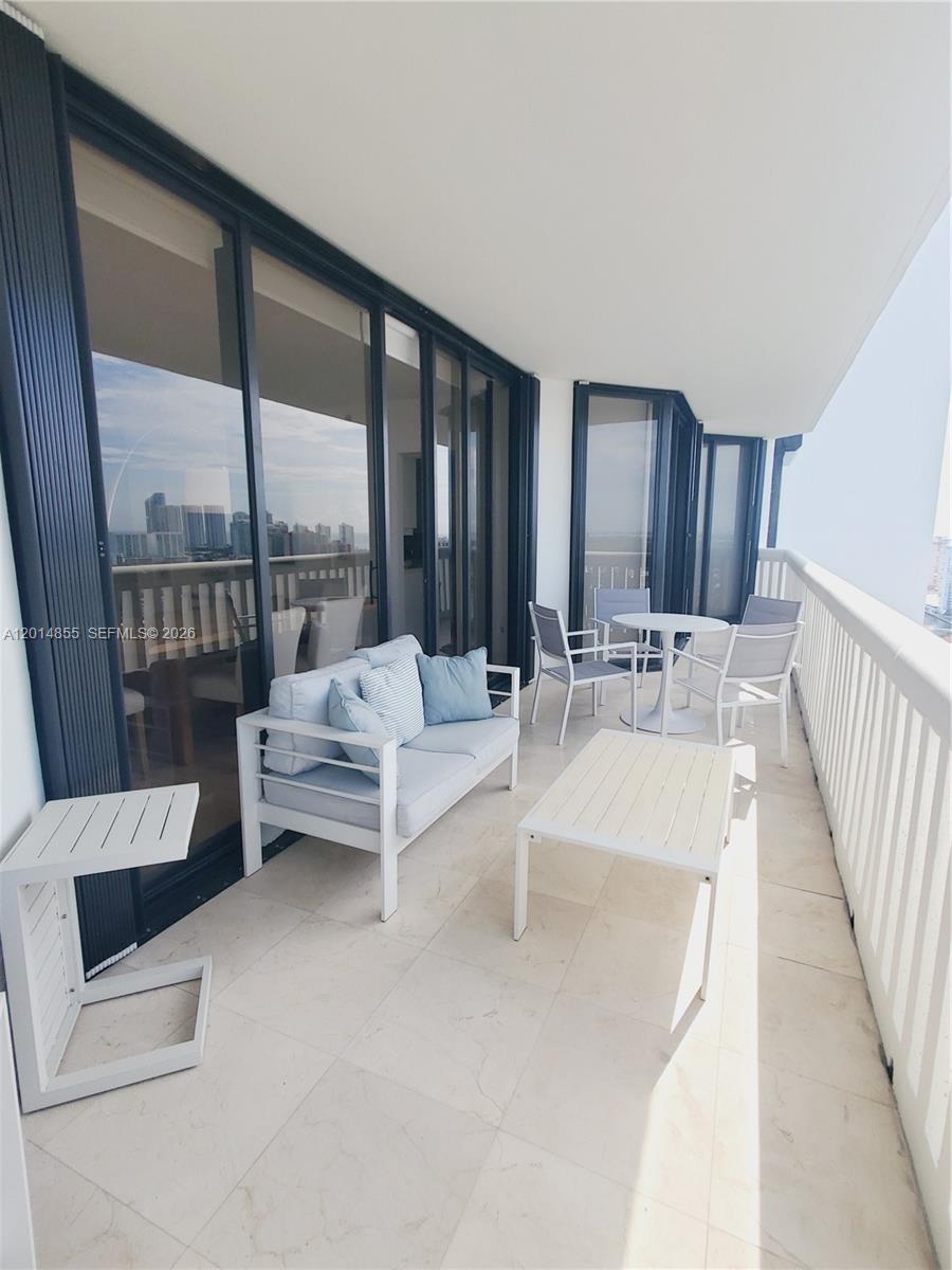 2000 Island Blvd #2703, Aventura FL 33160