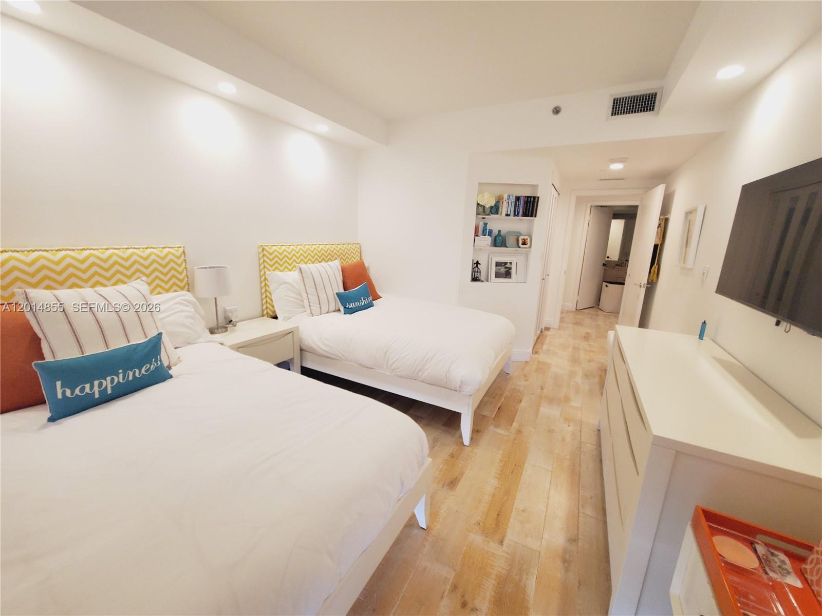 2000 Island Blvd #2703, Aventura FL 33160