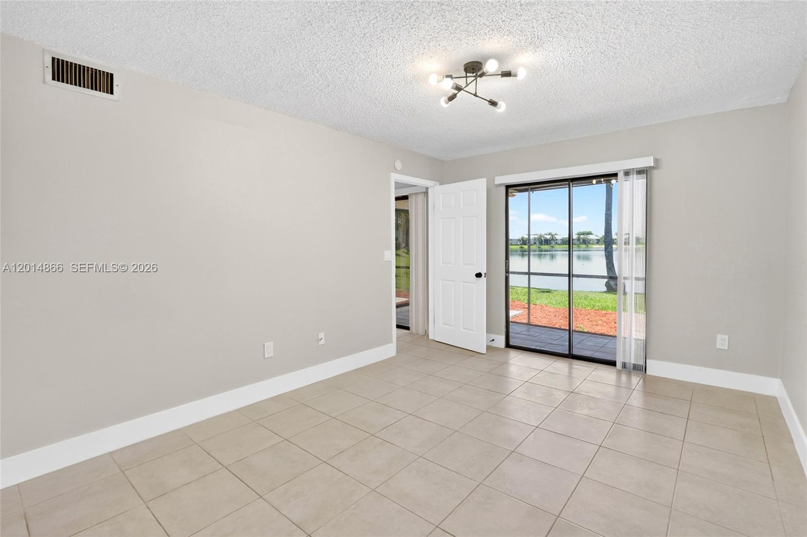 800 Independence Dr #800F, Homestead FL 33034