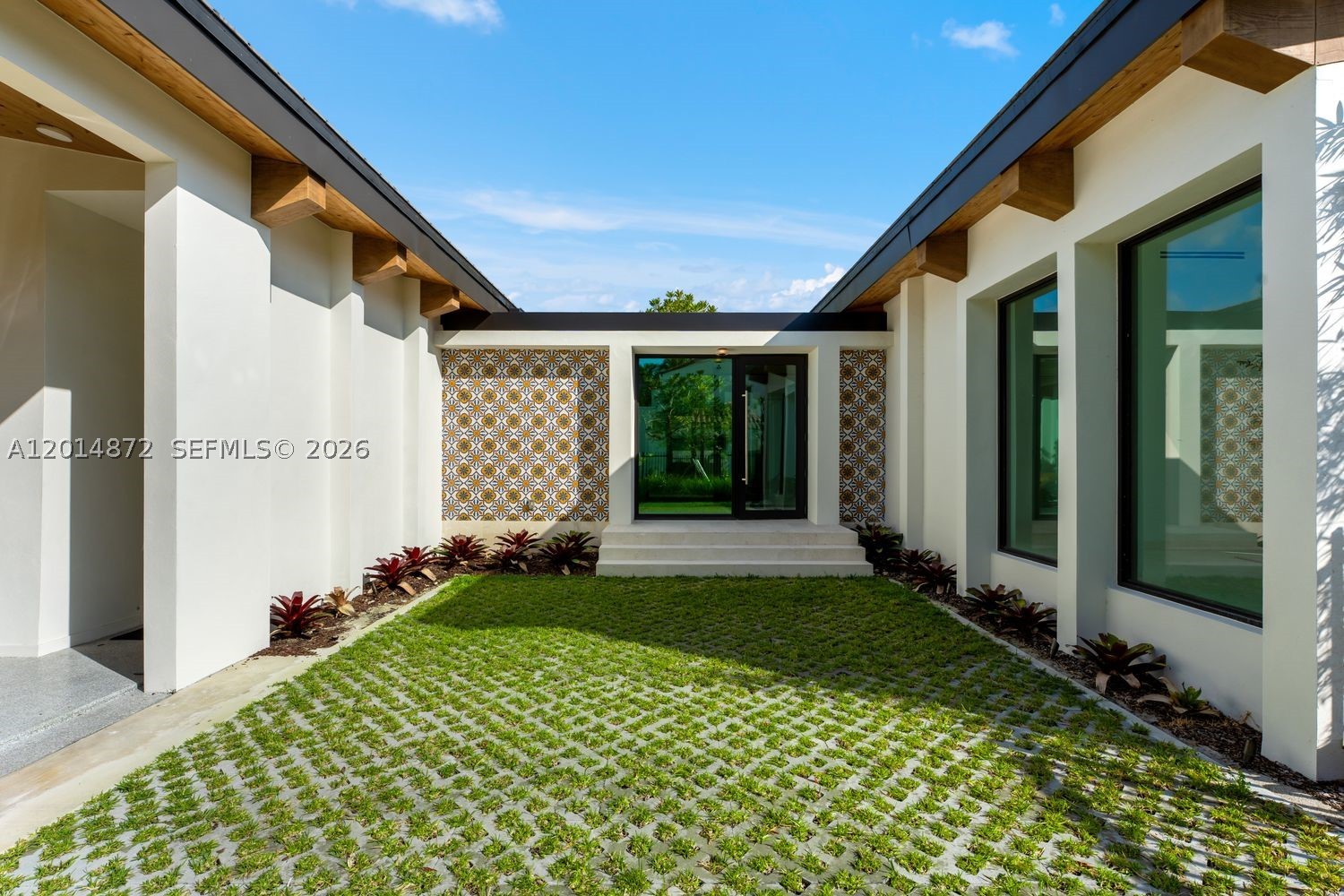 6716 San Vicente St, Coral Gables FL 33146