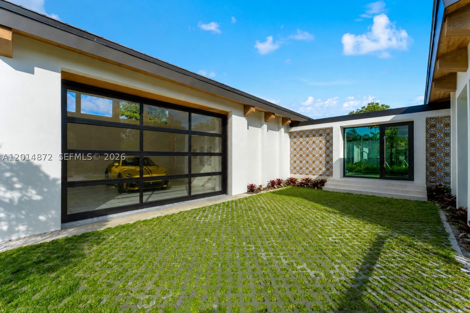 6716 San Vicente St, Coral Gables FL 33146