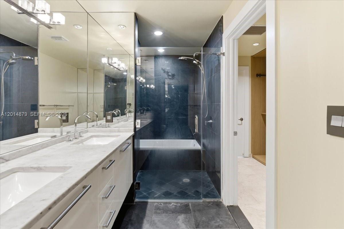 900 Biscayne Blvd #3709, Miami FL 33132