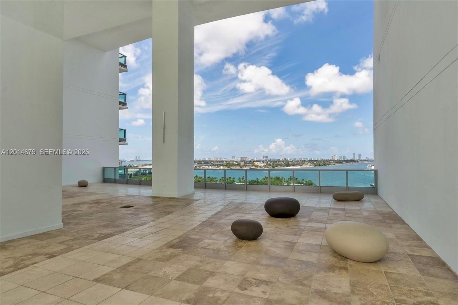 900 Biscayne Blvd #3709, Miami FL 33132