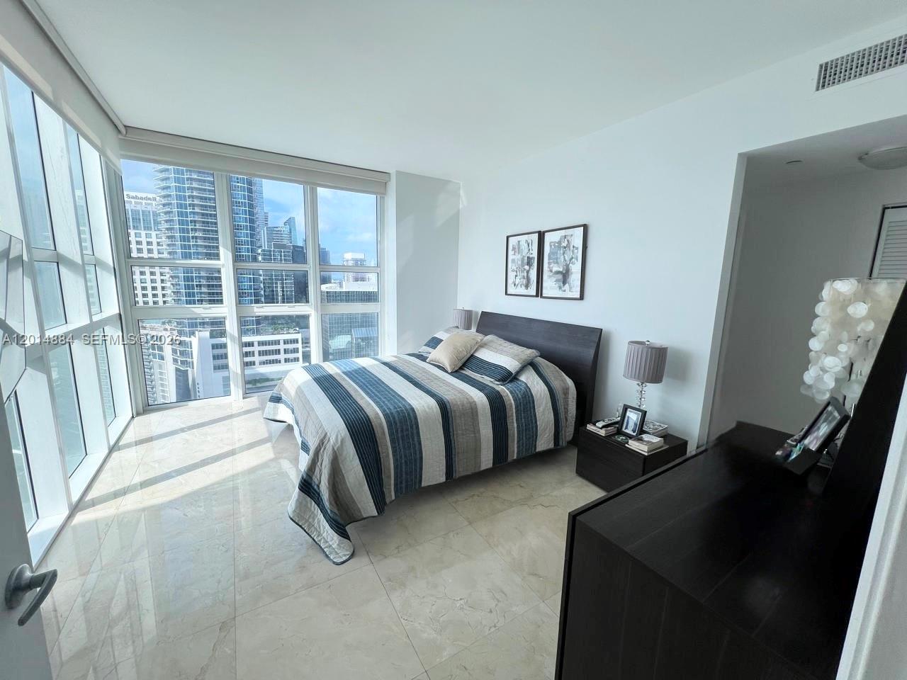 950 Brickell Bay Dr #2711, Miami FL 33131