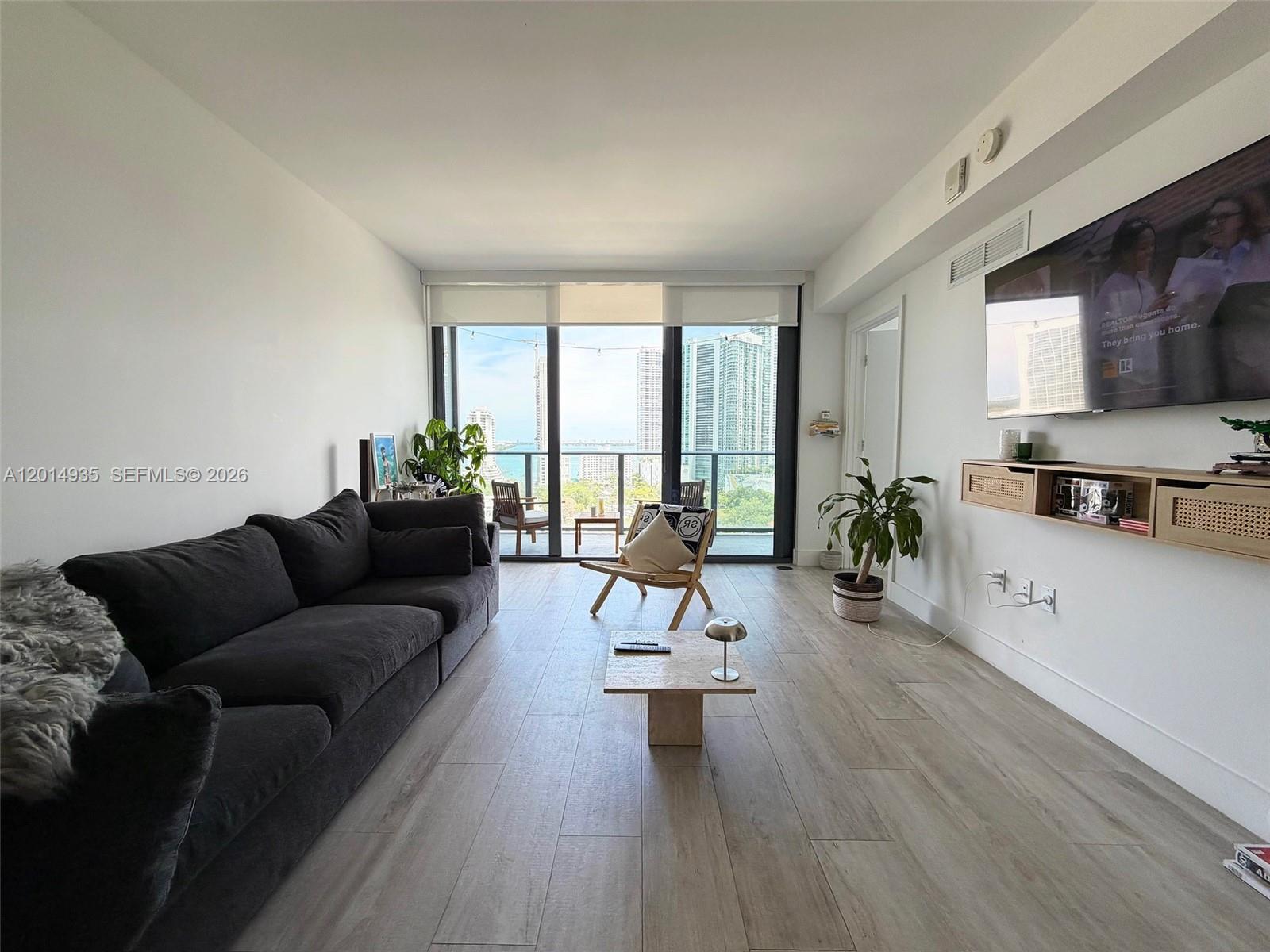 121 NE 34th St #1605, Miami FL 33137