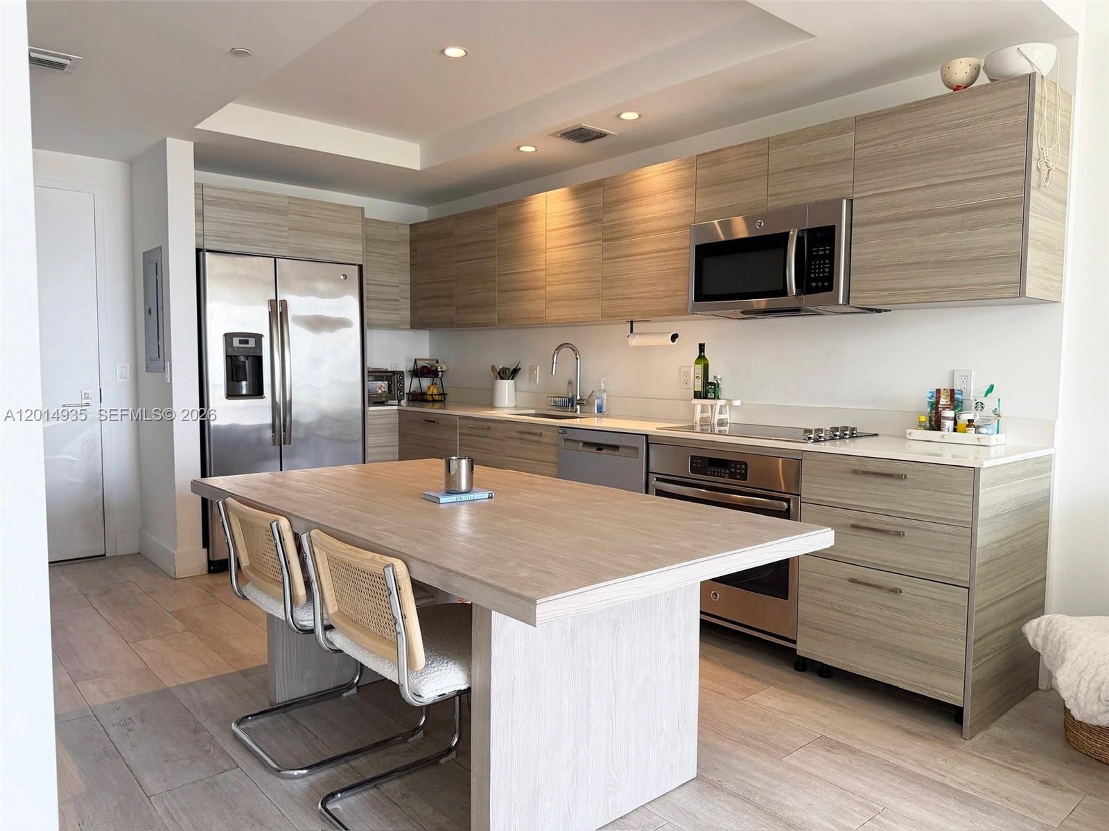 121 NE 34th St #1605, Miami FL 33137