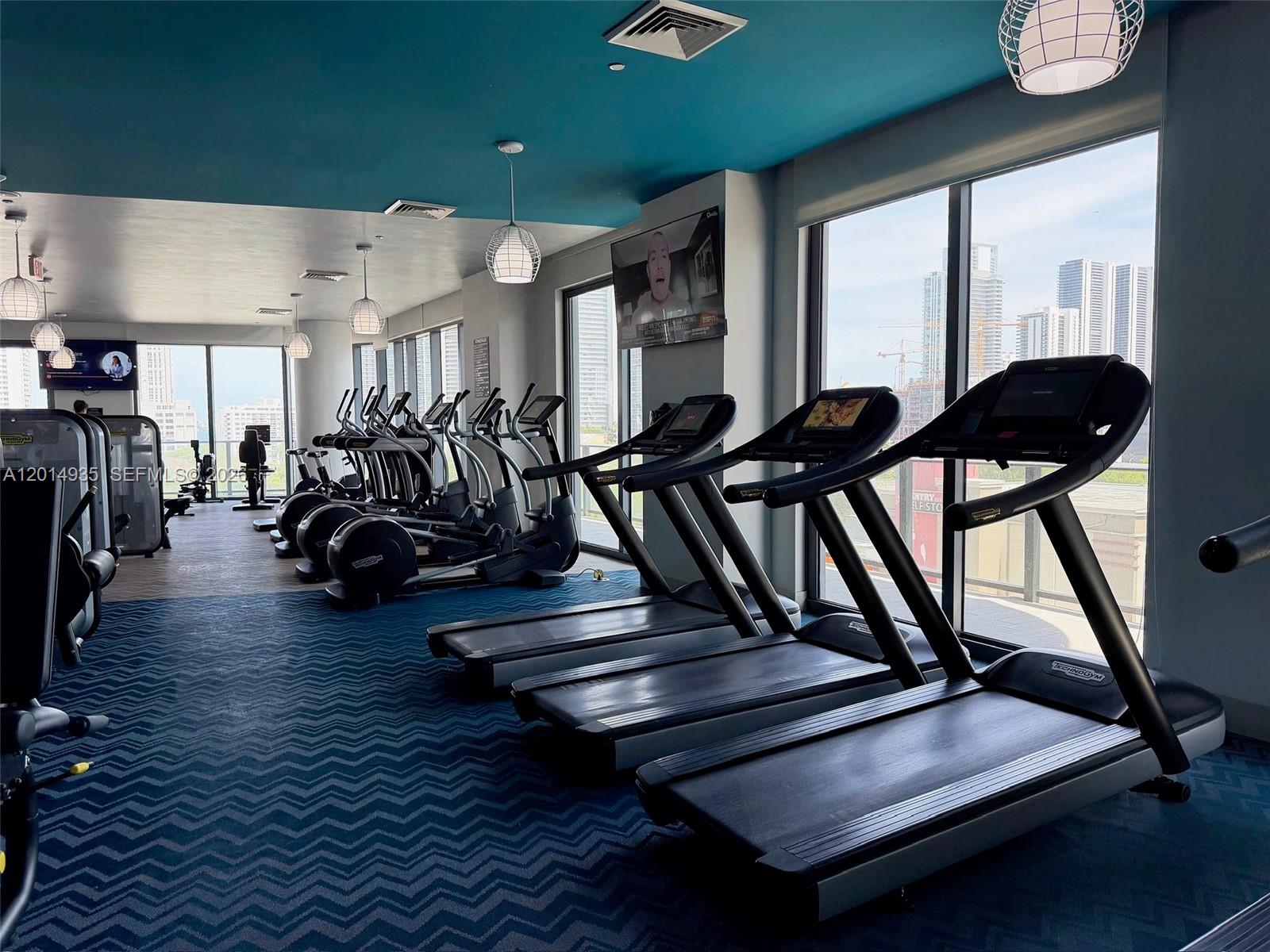 121 NE 34th St #1605, Miami FL 33137