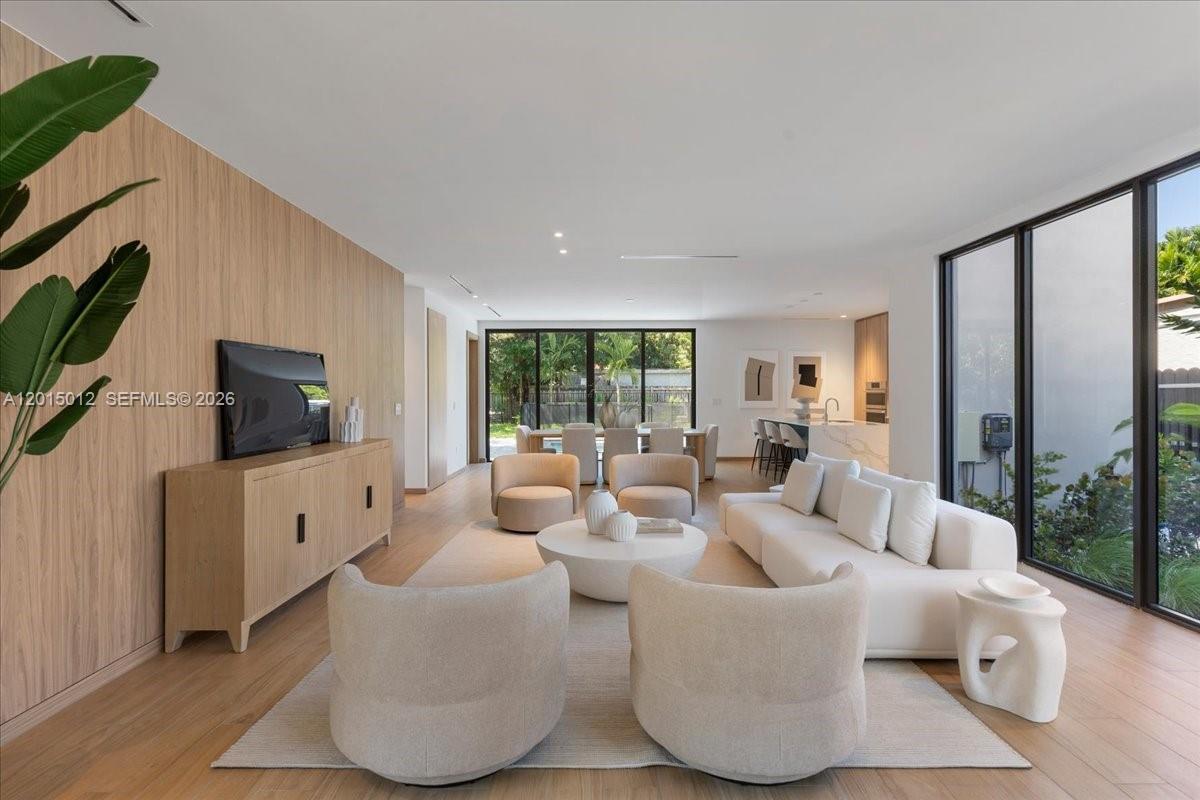 2175 SW 25th St, Miami FL 33133