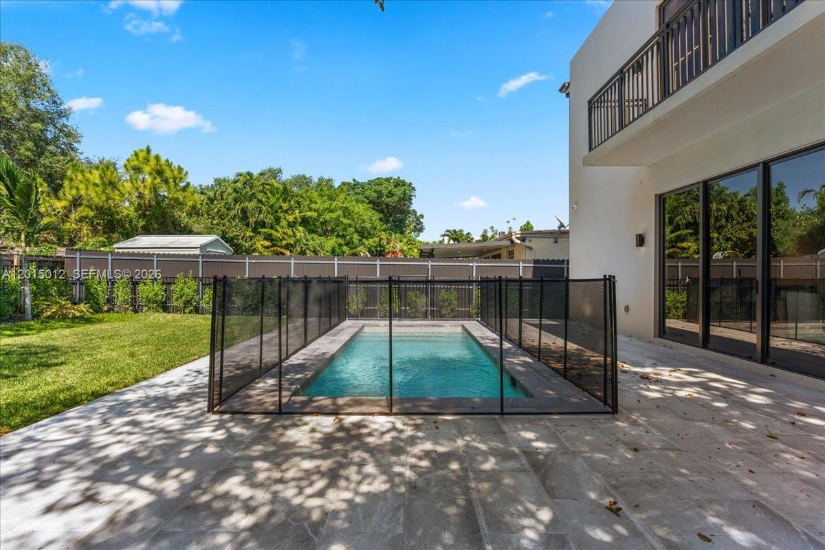 2175 SW 25th St, Miami FL 33133