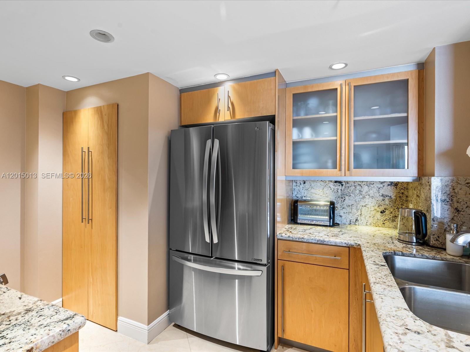 701 Brickell Key Blvd #2511, Miami FL 33131