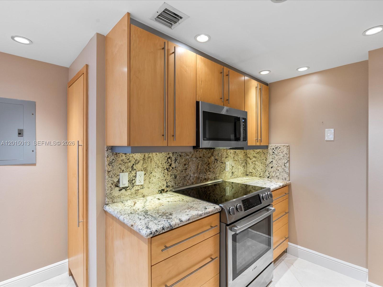 701 Brickell Key Blvd #2511, Miami FL 33131