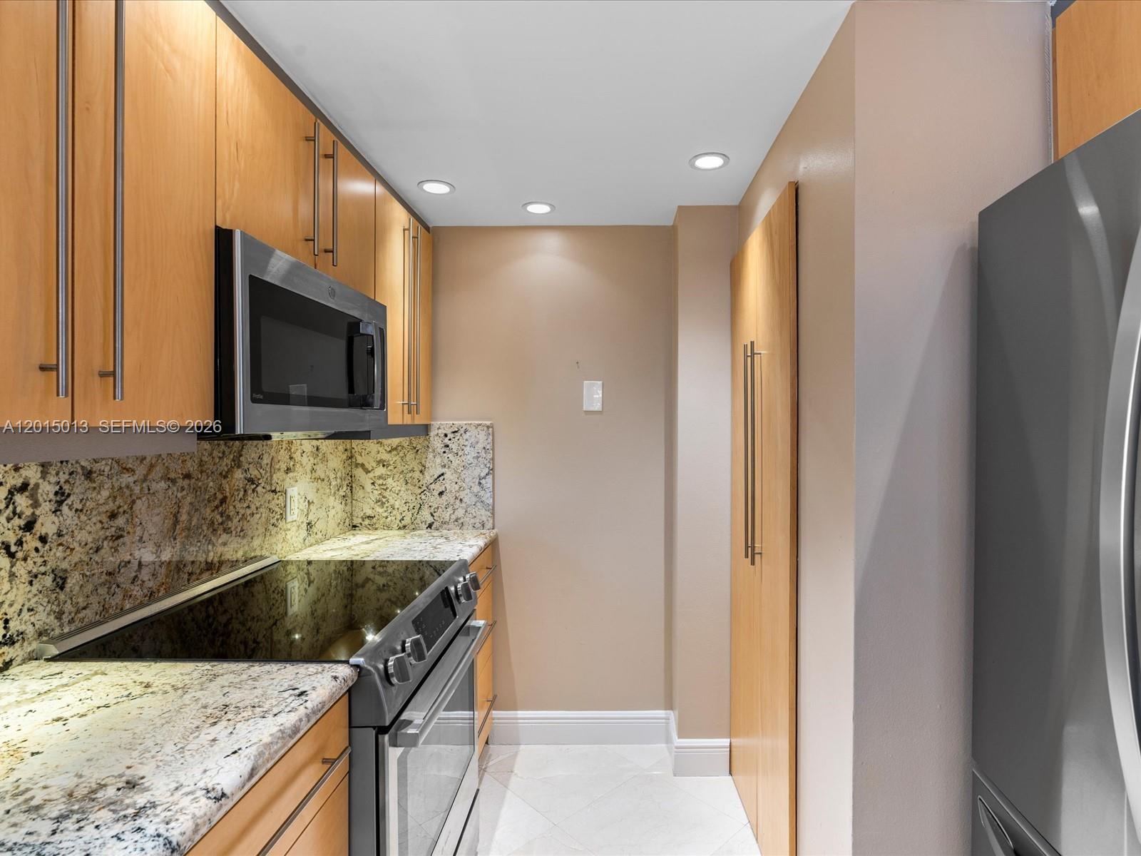 701 Brickell Key Blvd #2511, Miami FL 33131