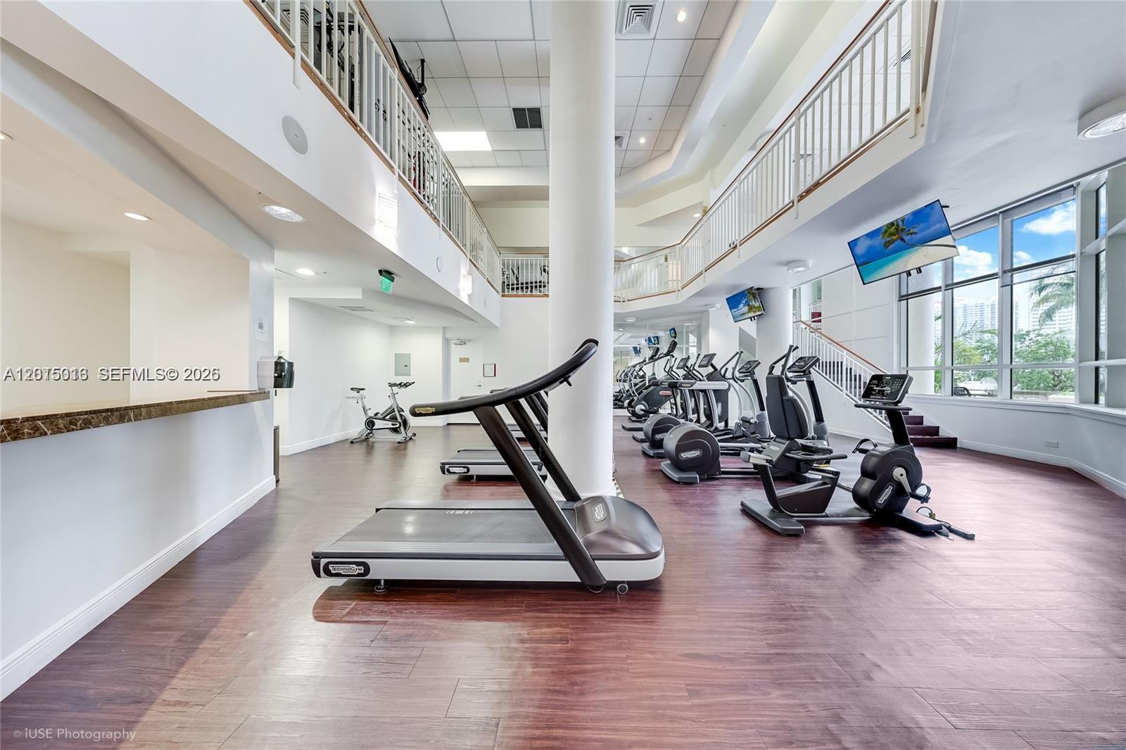 701 Brickell Key Blvd #2511, Miami FL 33131