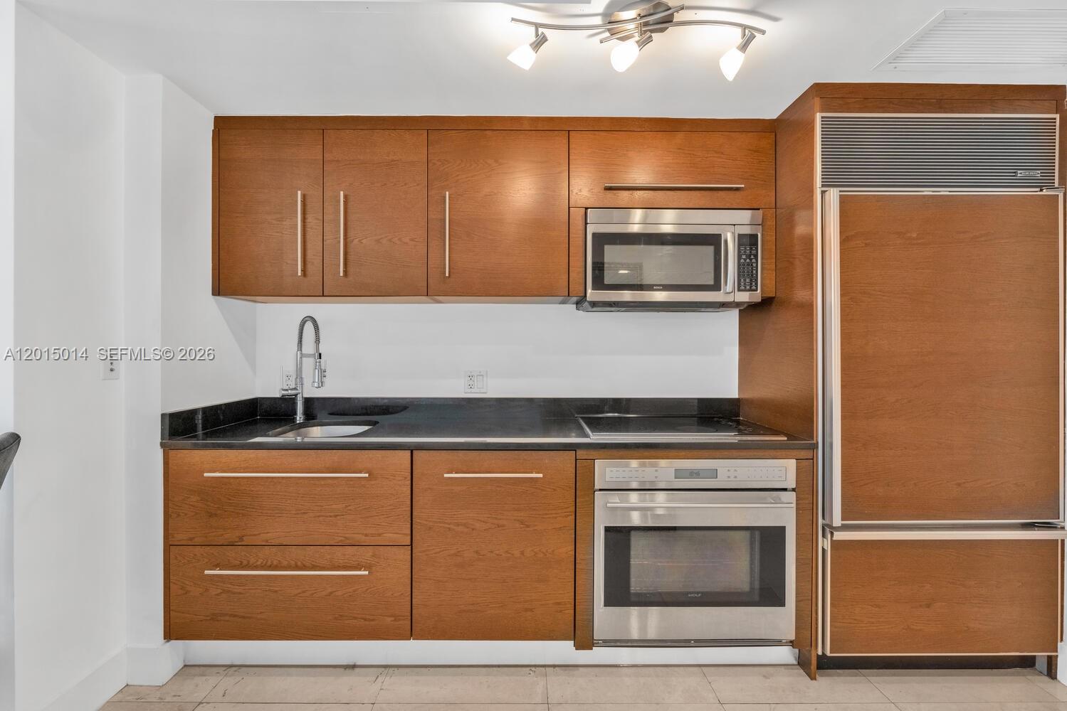 475 Brickell Ave #2610, Miami FL 33131