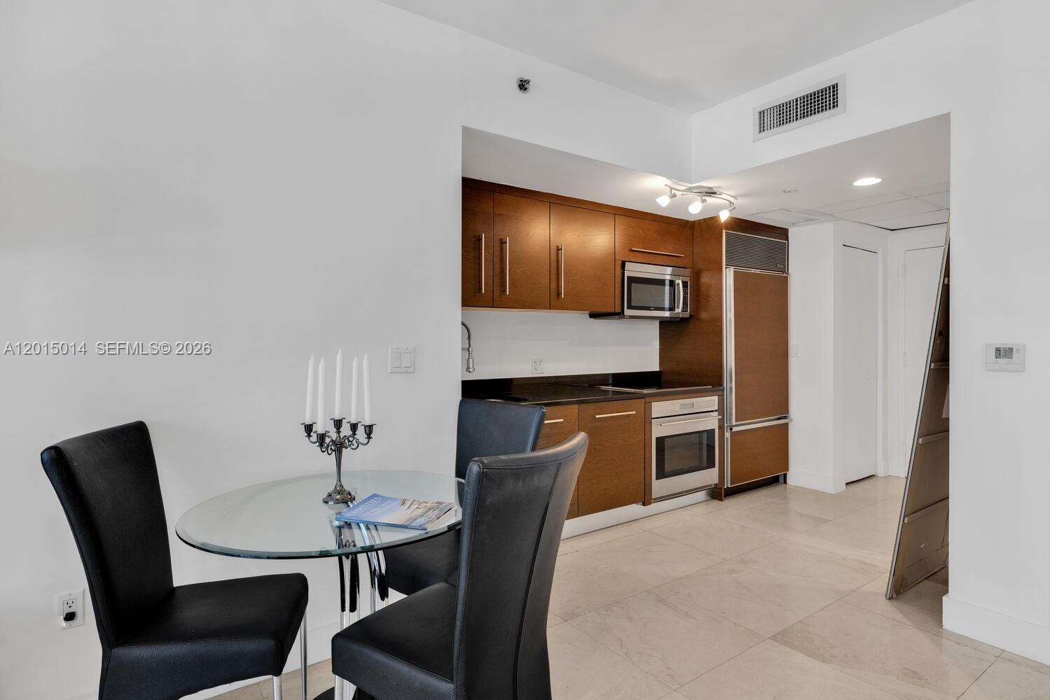 475 Brickell Ave #2610, Miami FL 33131