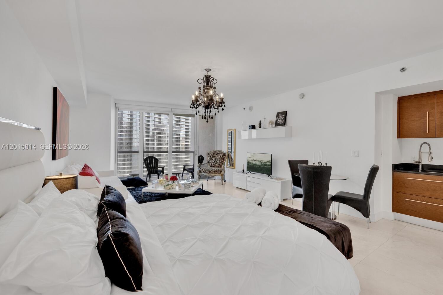 475 Brickell Ave #2610, Miami FL 33131