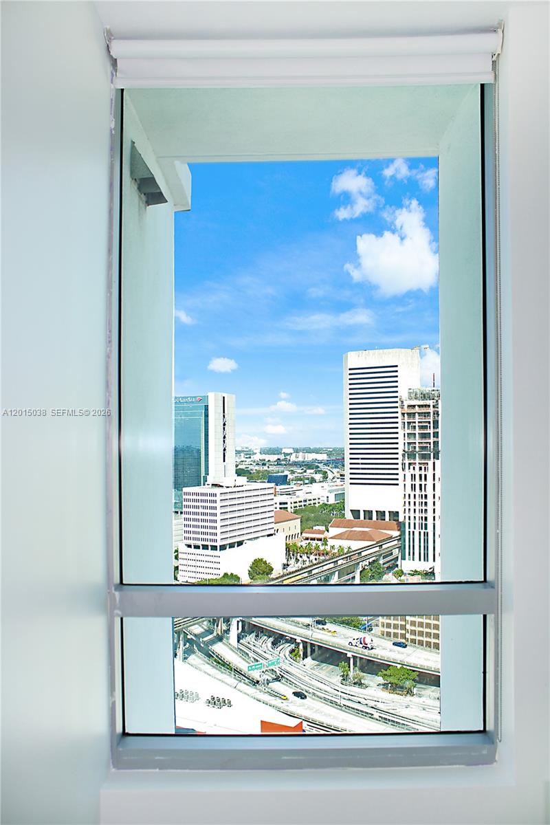 350 S Miami Ave #2713, Miami FL 33130