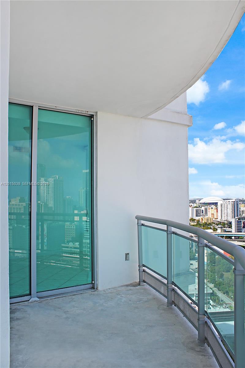 350 S Miami Ave #2713, Miami FL 33130