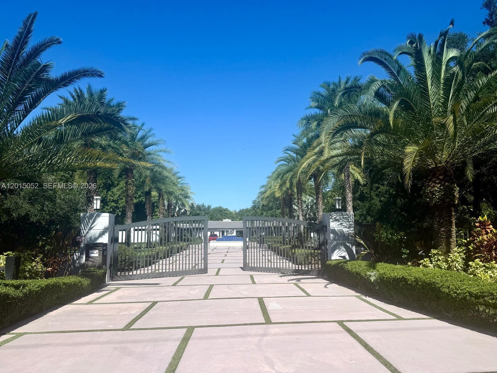 5250 SW 62nd Ave, Miami FL 33155