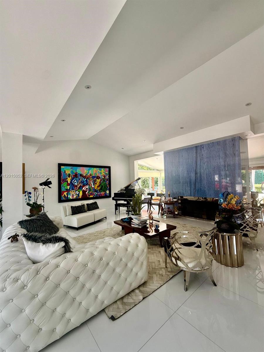 5250 SW 62nd Ave, Miami FL 33155