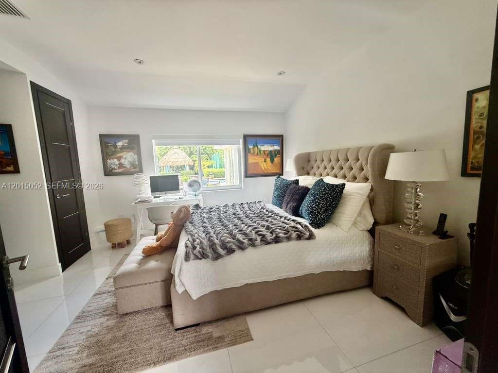5250 SW 62nd Ave, Miami FL 33155