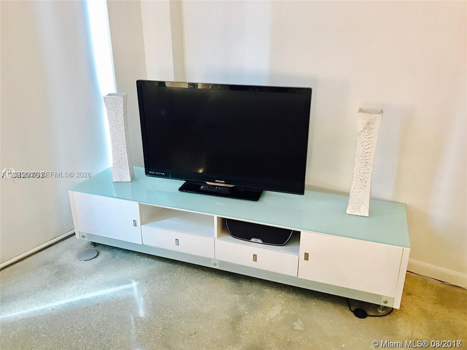 253 NE 2nd St #312, Miami FL 33132