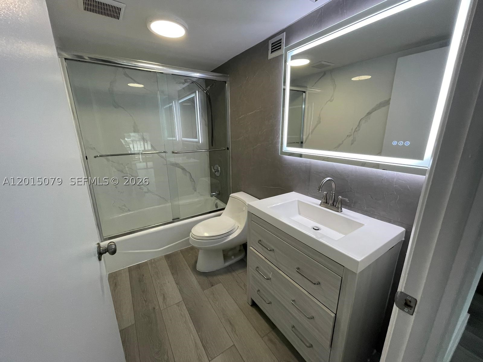 1901 Brickell Ave #B2104, Miami FL 33129